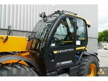 Manipulador fijo 2022  JCB 560-80 IND (32)