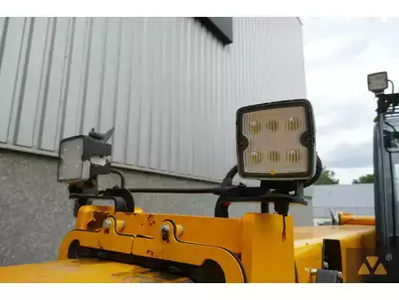 Manipulador fijo 2022  JCB 560-80 IND (39)