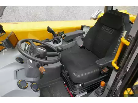 Manipulador fijo 2022  JCB 560-80 IND (7)