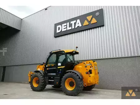 Manipulador fijo 2022  JCB 560-80 IND (9)