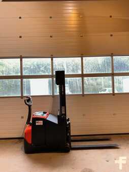 Ruční vysokozdvižný vozík 2017 Toyota SWE120S (4)