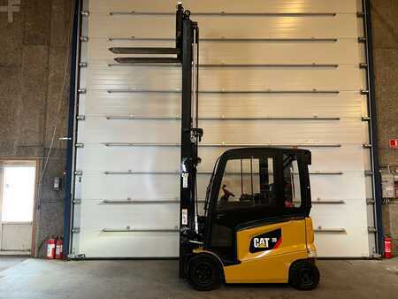 4-wiel elektrische heftrucks 2016  CAT Lift Trucks EP30CN (8)