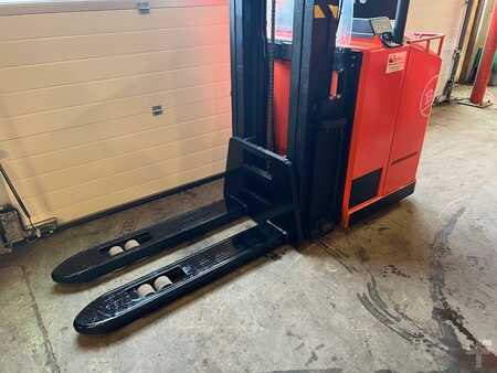 Ruční vysokozdvižný vozík 2011 BT SSE 160 (2)