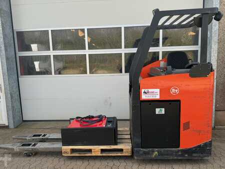 Nízkozdvižný vozík 2011 BT LRE300 4T Capacity (1)
