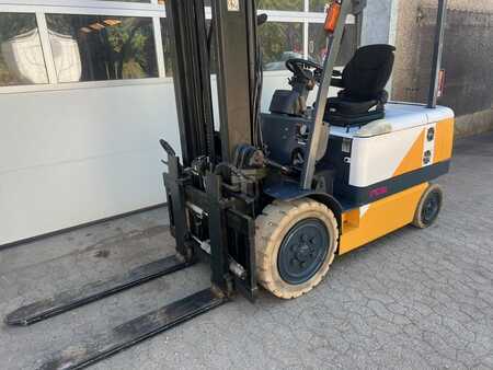 Elektro čtyřkolový VZV 2001 TCM FHB35-6 (4)