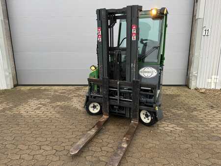 Vierweg reachtrucks 2008  Combilift C2500CB 2938 Hrs. Triplex. (2)