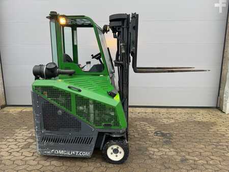 Vierweg reachtrucks 2008  Combilift C2500CB 2938 Hrs. Triplex. (8)