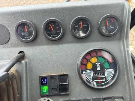 Chariots latéraux 2001  Baumann HX 40-14-12 Diesel ONLY 1400 HRS. (18)