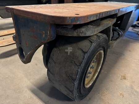 Carelli retrattili 4 vie 2005  Combilift C4000 Diesel (17)