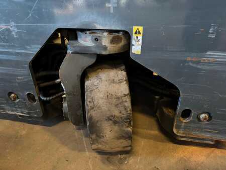 Carelli retrattili 4 vie 2005  Combilift C4000 Diesel (19)