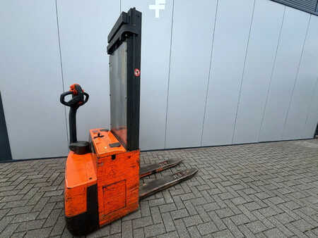 Empilhador diesel 1999  Mic Stapelaar 10E 280T (1)