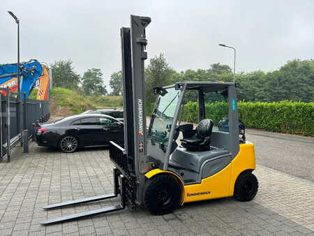 LPG VZV 2017  Jungheinrich Heftruck TFG 425s (2)