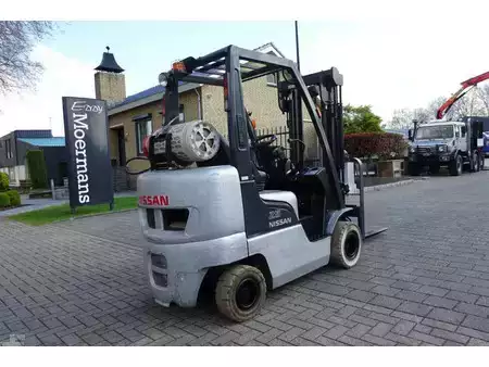 Gas truck 2006  Nissan 2.5 Heftruck (2)