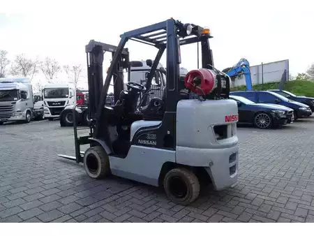 Gas truck 2006  Nissan 2.5 Heftruck (4)