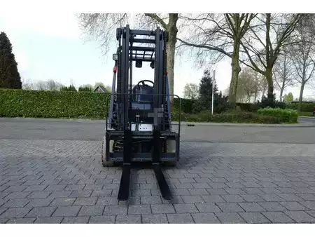 Gas truck 2006  Nissan 2.5 Heftruck (6)