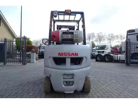 Gas truck 2006  Nissan 2.5 Heftruck (7)