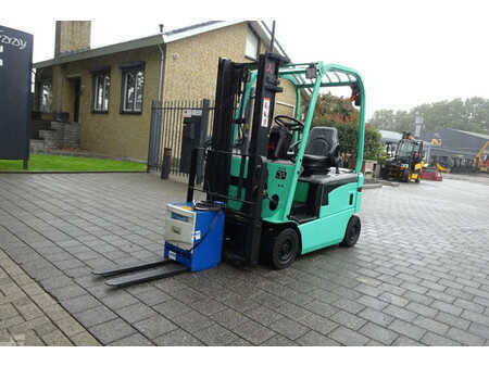 4-wiel elektrische heftrucks 2005  Mitsubishi Heftruck FB16N (4)