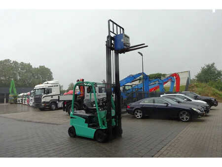 4-wiel elektrische heftrucks 2005  Mitsubishi Heftruck FB16N (8)