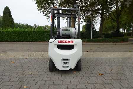 Chariot élévateur gaz - Nissan P1D1A18LH (7)