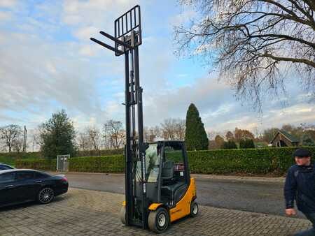LPG Forklifts 2014  Jungheinrich TFG 320 (10)