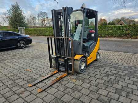 LPG Forklifts 2014  Jungheinrich TFG 320 (3)