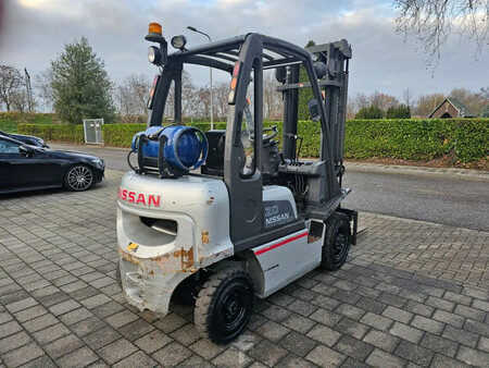 LPG VZV 2013  Nissan Heftruck U1D2A18LQ (1)