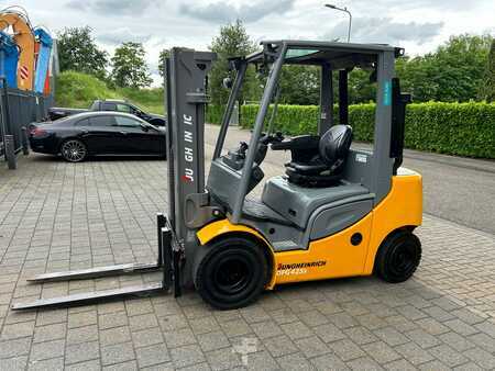 Carrello elevatore diesel 2017  Jungheinrich DFG425s  (2)