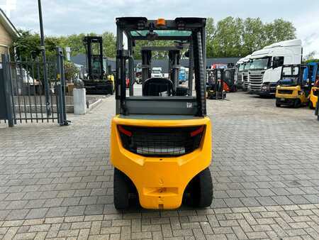 Diesel Forklifts 2017  Jungheinrich DFG425s  (4)