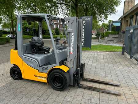 Diesel Forklifts 2017  Jungheinrich DFG425s  (6)