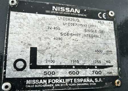 Treibgasstapler 2011  Nissan U1DE701592 (12)