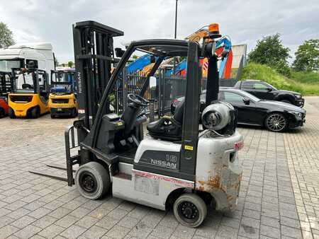 Chariot élévateur gaz 2011  Nissan P1D1A18LQ LPG (3)