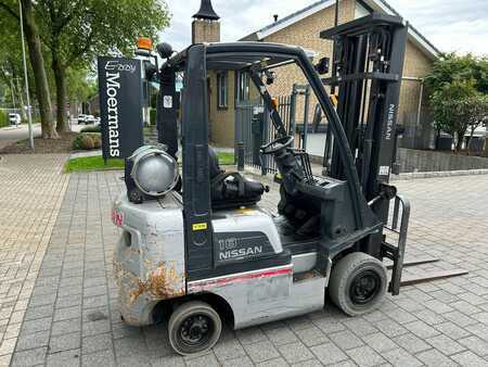 Chariot élévateur gaz 2011  Nissan P1D1A18LQ LPG (5)