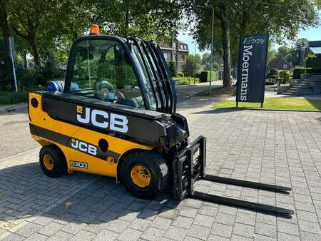 Gázüzemű targoncák 2017  JCB TLT30G Tele (1)