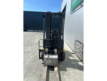 Carrelli elettrici 3 ruote 2014  Jungheinrich Heftruck EFG 113 (5)