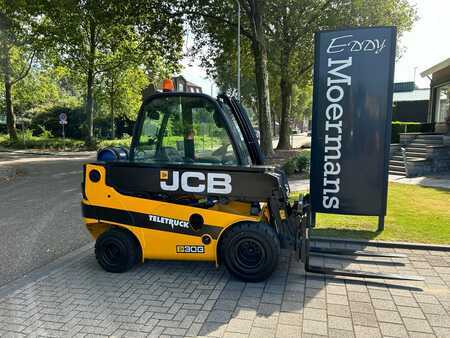 Gázüzemű targoncák 2017  JCB TLT30G Tele (1)