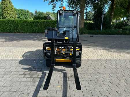 Gázüzemű targoncák 2017  JCB TLT30G Tele (7)