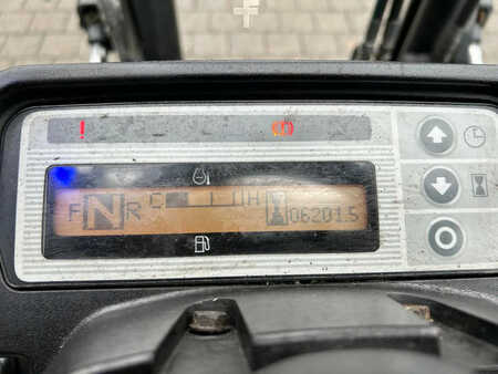 Nestekaasutrukki 2013  Nissan Heftruck UG1F2A35DU (9)