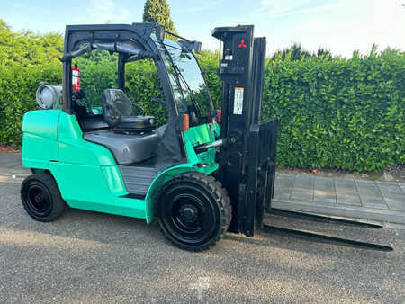 Treibgasstapler 2012  Mitsubishi FG45N Heftruck (1)