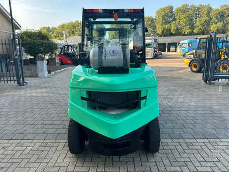 Treibgasstapler 2012  Mitsubishi FG45N Heftruck (4)