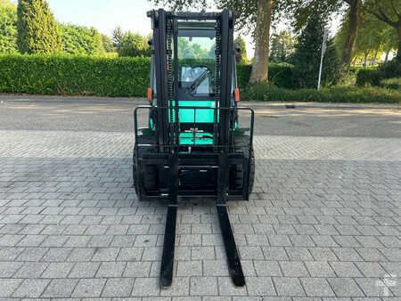 Treibgasstapler 2012  Mitsubishi FG45N Heftruck (7)