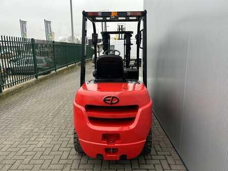 Diesel Forklifts 2015  EP Equipment CP CD  30T (5)