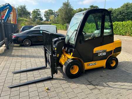 Dieselový VZV 2019  JCB 30D2WD (2)