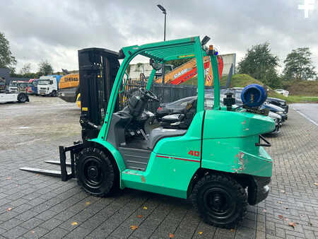 Treibgasstapler 2010  Mitsubishi FG40N Heftruck (3)
