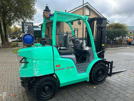 Treibgasstapler 2010  Mitsubishi FG40N Heftruck (5)