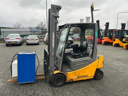 Elektro 4 Rad 2019  Jungheinrich Heftruck EFG 320 (1)