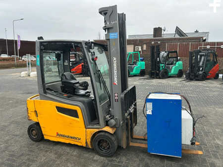 Elektro 4 Rad 2019  Jungheinrich Heftruck EFG 320 (5)