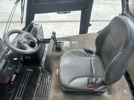 Chariots élévateurs diesel 2006  Linde Heftruck Diesel H80D-03 (11)