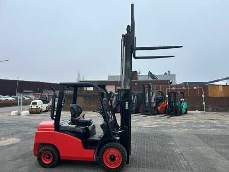 Diesel Forklifts 2017  EP Equipment CP CD 30T (5)