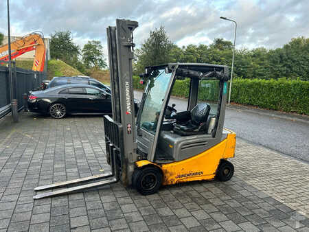 Elektro 4 Rad 2019  Jungheinrich Heftruck EFG320SP (3)