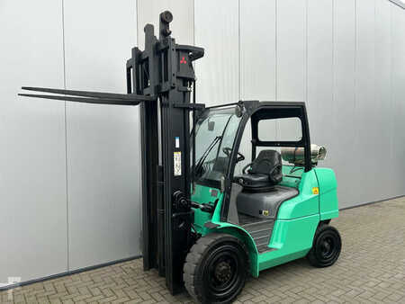 Treibgasstapler 2012  Mitsubishi Heftruck FG40N (4)